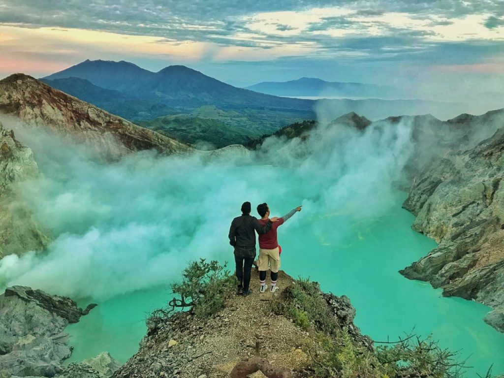 Mount Bromo Tumpak Sewu Waterfall and Ijen Crater Tour 4 Days